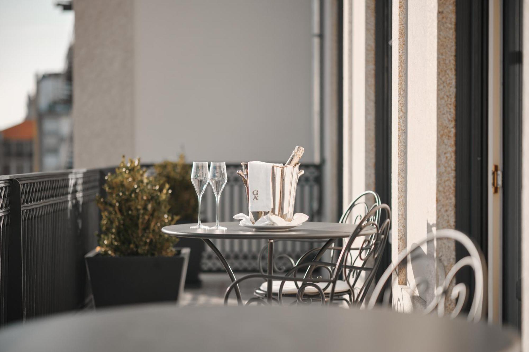 Ga Palace Hotel & Spa, A Xixth-Century Villa Porto Exteriér fotografie A balcony