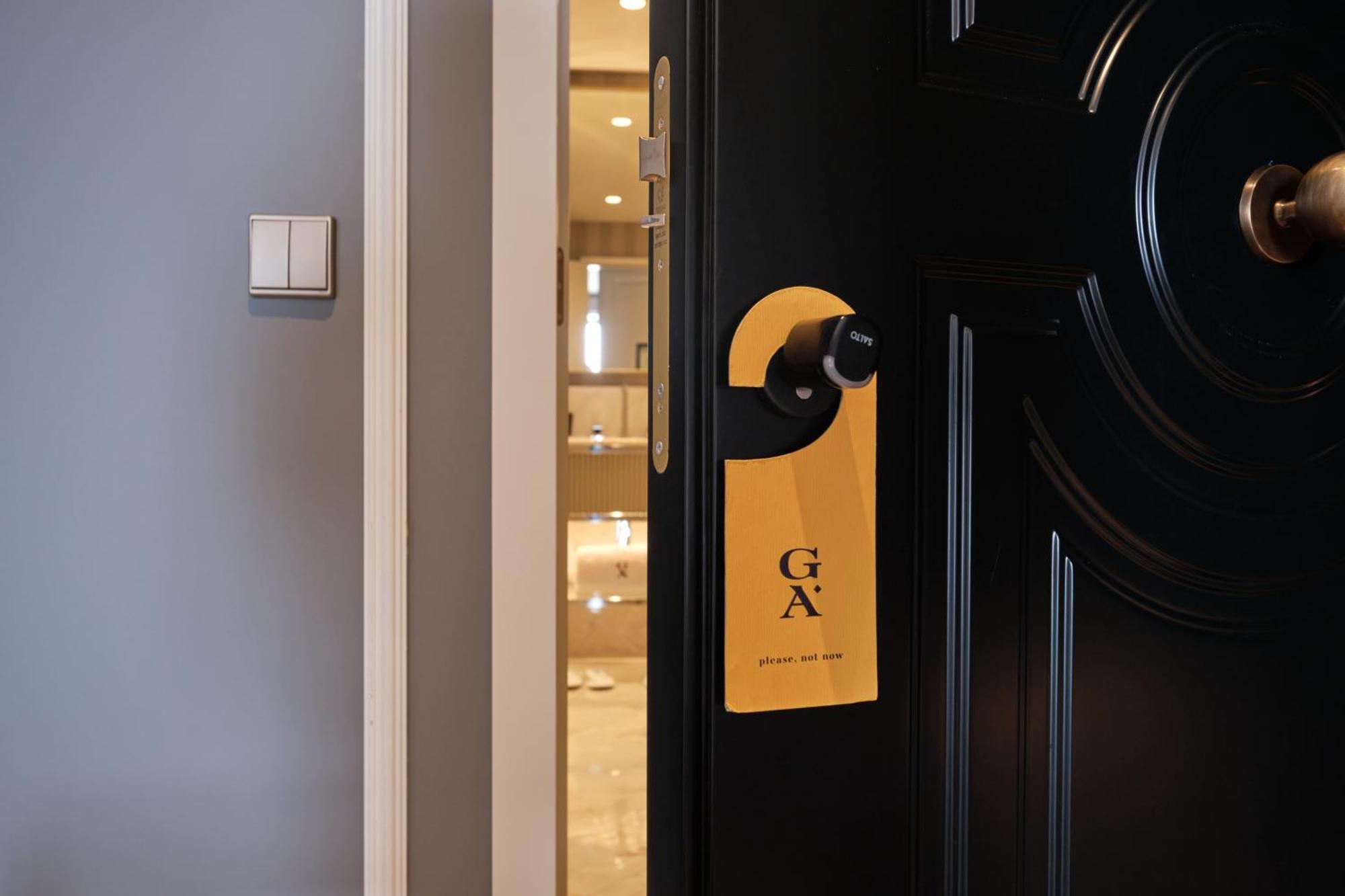 Ga Palace Hotel & Spa, A Xixth-Century Villa Porto Exteriér fotografie A door hanger
