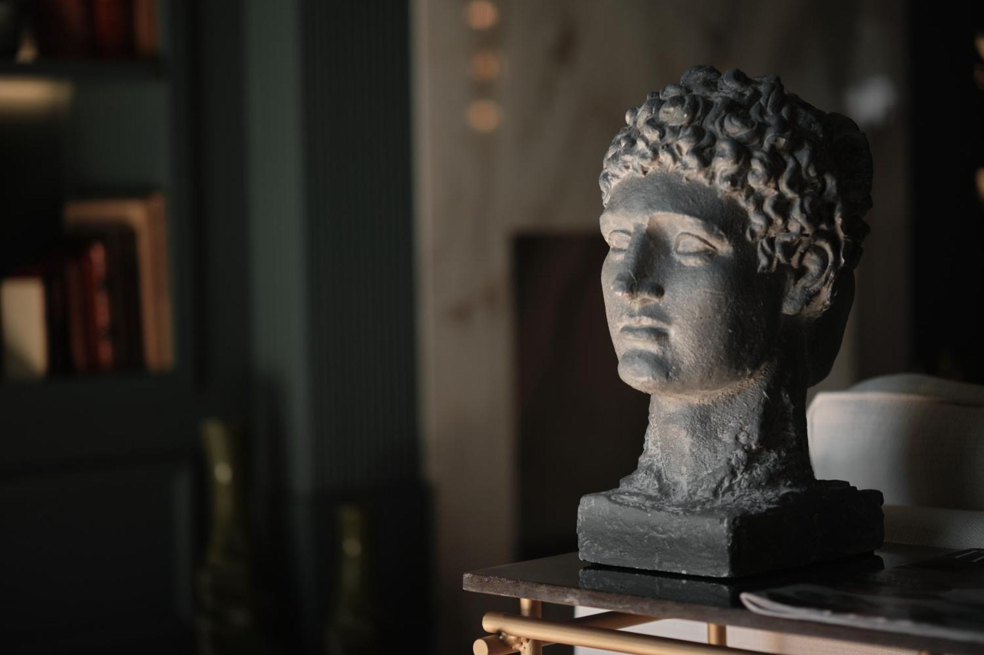 Ga Palace Hotel & Spa, A Xixth-Century Villa Porto Exteriér fotografie Bust of Sappho