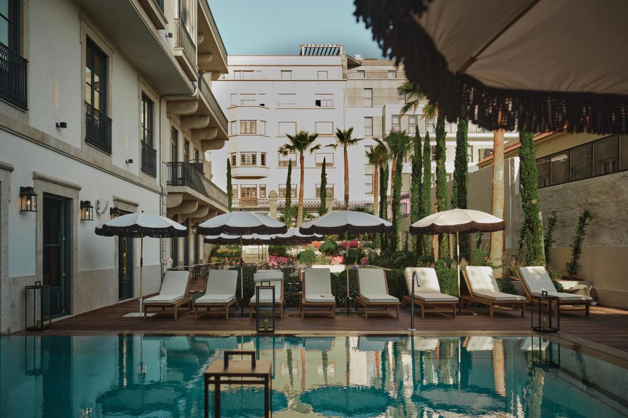 Ga Palace Hotel & Spa, A Xixth-Century Villa Porto Exteriér fotografie The hotel's pool